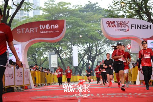 Race photo from ONE RUN 10 K
