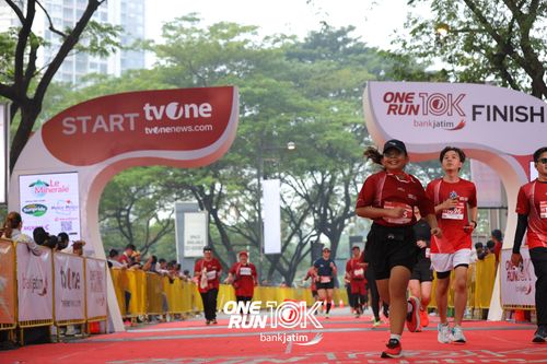 Race photo from ONE RUN 10 K