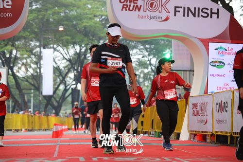 Race photo from ONE RUN 10 K