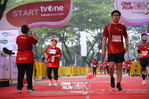 Race photo from ONE RUN 10 K