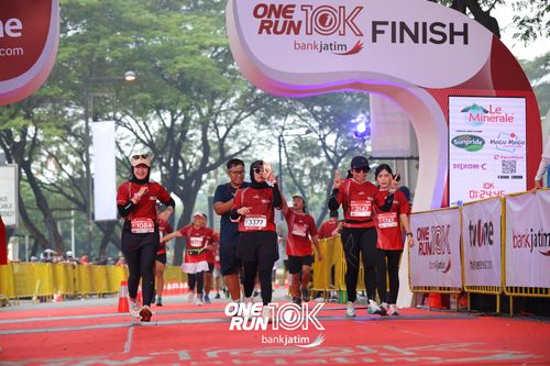 Race photo from ONE RUN 10 K