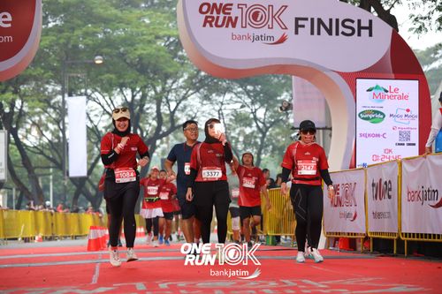 Race photo from ONE RUN 10 K