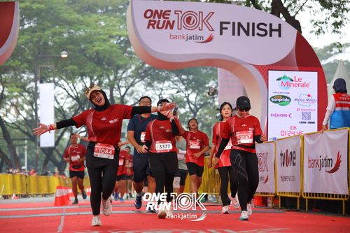 Race photo from ONE RUN 10 K