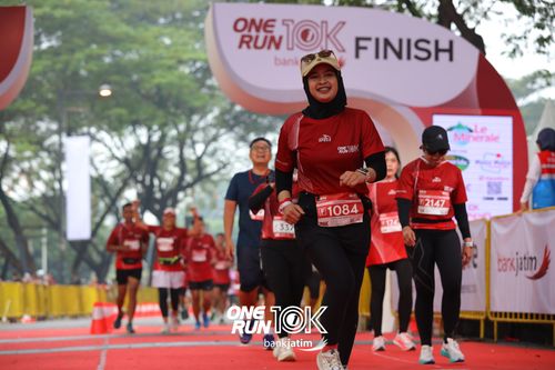Race photo from ONE RUN 10 K