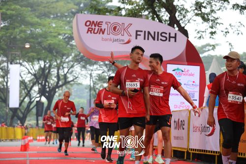 Race photo from ONE RUN 10 K
