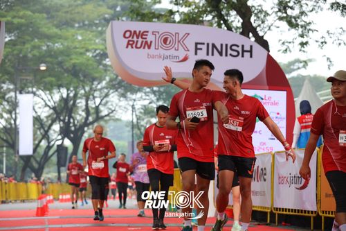 Race photo from ONE RUN 10 K