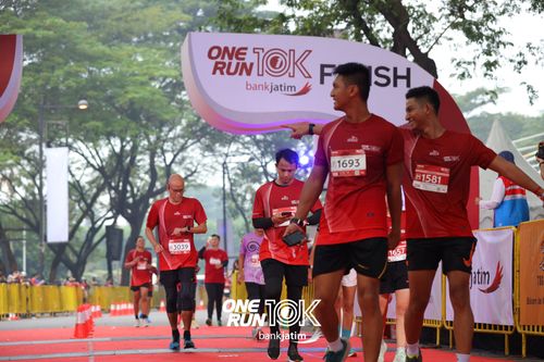 Race photo from ONE RUN 10 K