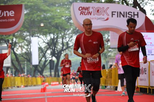 Race photo from ONE RUN 10 K