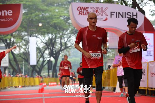Race photo from ONE RUN 10 K