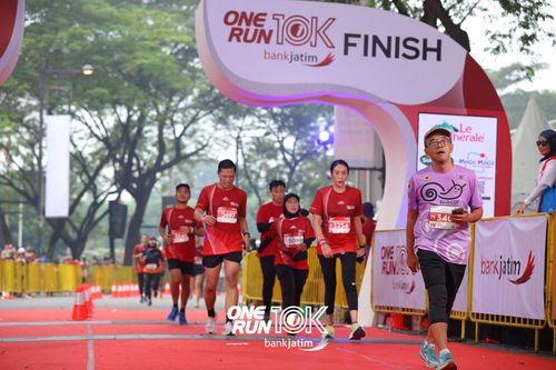 Race photo from ONE RUN 10 K