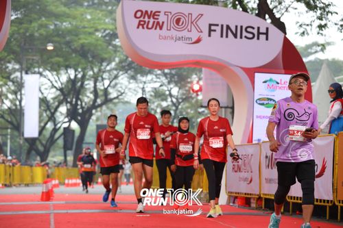 Race photo from ONE RUN 10 K