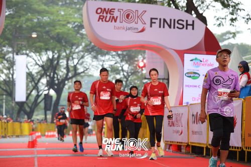 Race photo from ONE RUN 10 K