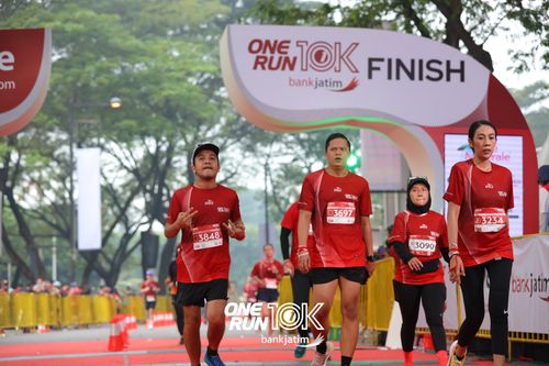 Race photo from ONE RUN 10 K