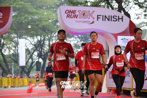 Race photo from ONE RUN 10 K