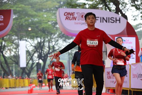 Race photo from ONE RUN 10 K