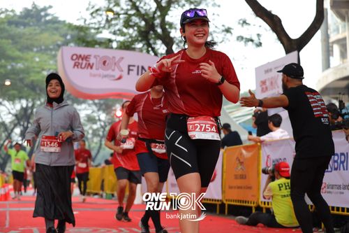 Race photo from ONE RUN 10 K