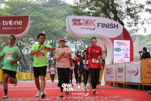 Race photo from ONE RUN 10 K