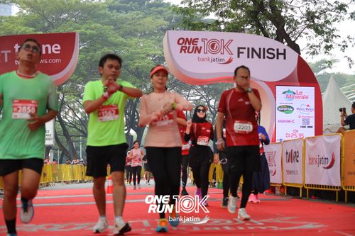 Race photo from ONE RUN 10 K