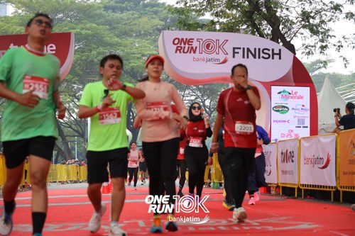 Race photo from ONE RUN 10 K