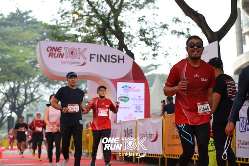 Race photo from ONE RUN 10 K
