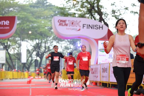 Race photo from ONE RUN 10 K
