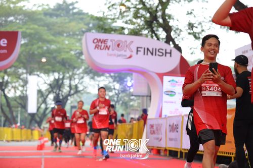 Race photo from ONE RUN 10 K