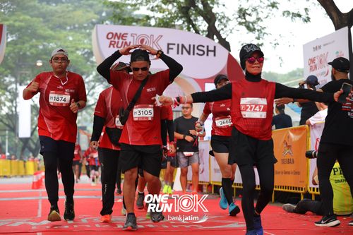 Race photo from ONE RUN 10 K