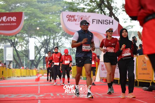 Race photo from ONE RUN 10 K