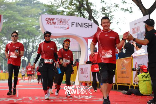 Race photo from ONE RUN 10 K