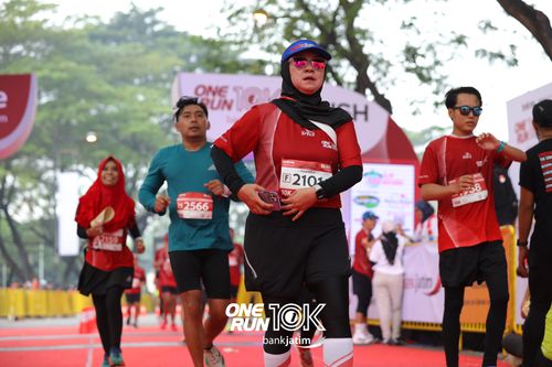 Race photo from ONE RUN 10 K
