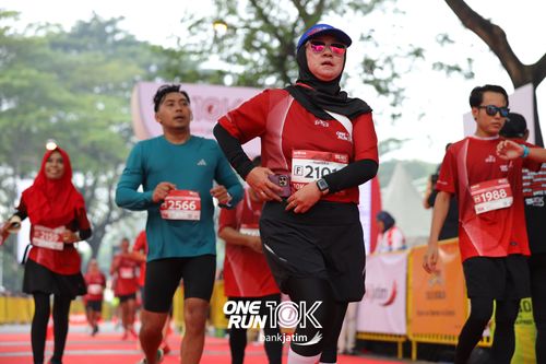 Race photo from ONE RUN 10 K
