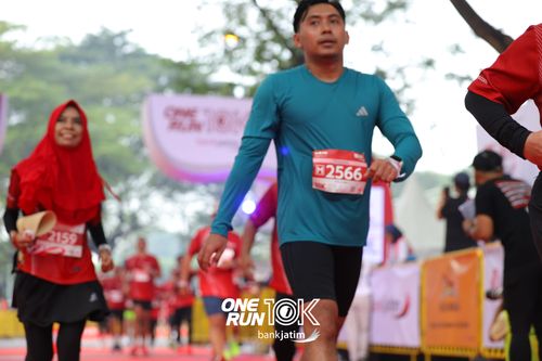 Race photo from ONE RUN 10 K