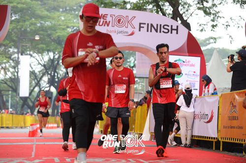 Race photo from ONE RUN 10 K
