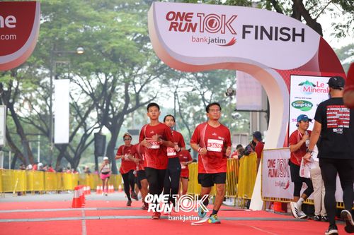 Race photo from ONE RUN 10 K
