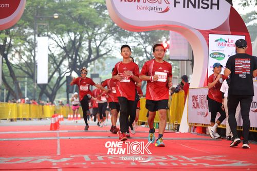 Race photo from ONE RUN 10 K
