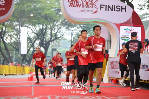 Race photo from ONE RUN 10 K