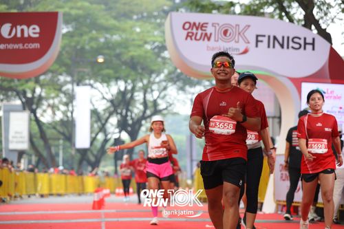 Race photo from ONE RUN 10 K