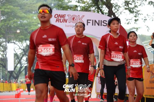 Race photo from ONE RUN 10 K