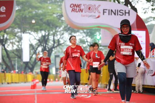 Race photo from ONE RUN 10 K