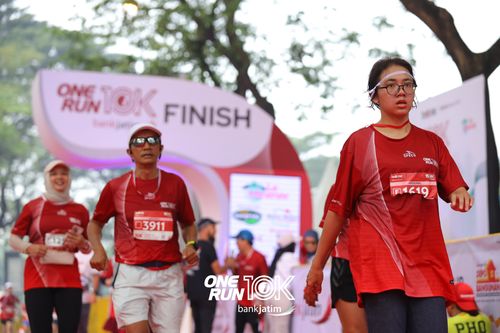 Race photo from ONE RUN 10 K