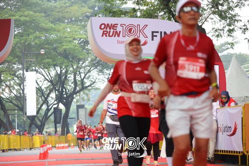 Race photo from ONE RUN 10 K