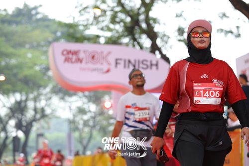 Race photo from ONE RUN 10 K