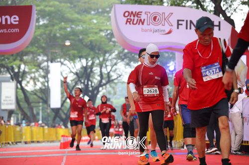 Race photo from ONE RUN 10 K
