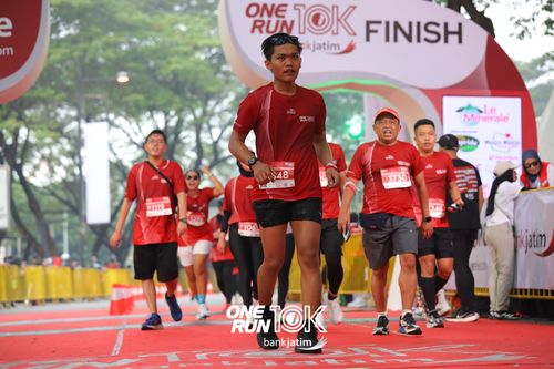 Race photo from ONE RUN 10 K
