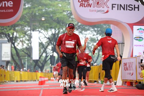 Race photo from ONE RUN 10 K