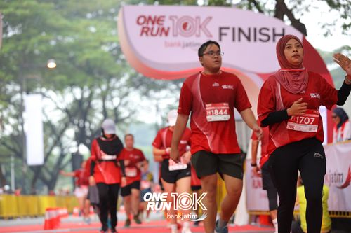 Race photo from ONE RUN 10 K