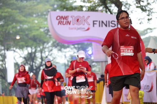 Race photo from ONE RUN 10 K