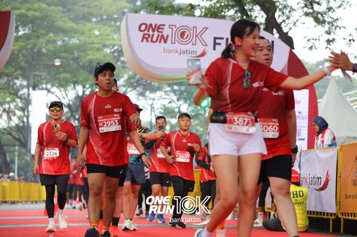 Race photo from ONE RUN 10 K
