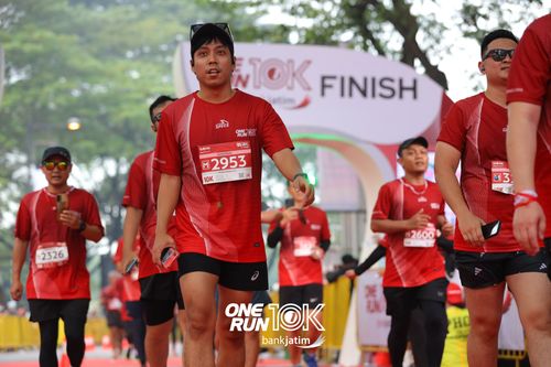 Race photo from ONE RUN 10 K