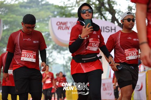 Race photo from ONE RUN 10 K
